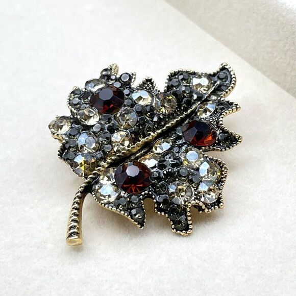 Yellow Gold with Topaz and Gray Crystal Single Maple Leaf Pin Back Brooch - Picture 4 of 9